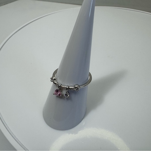 Heart Cut Zirconia Charm Design 925 Sterling Silver Ring - Picture 7 of 10